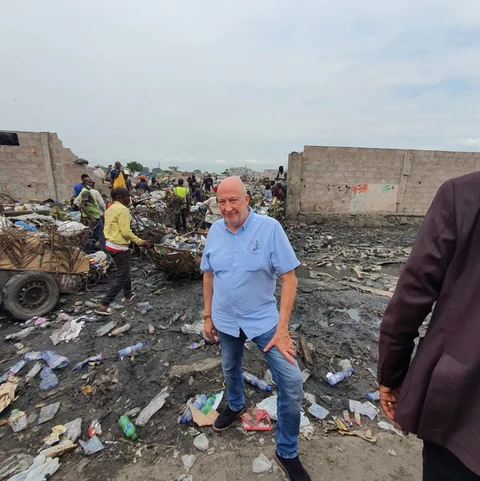 Visita a los puntos de recogida de residuos y los principales vertederos de Kinshasa